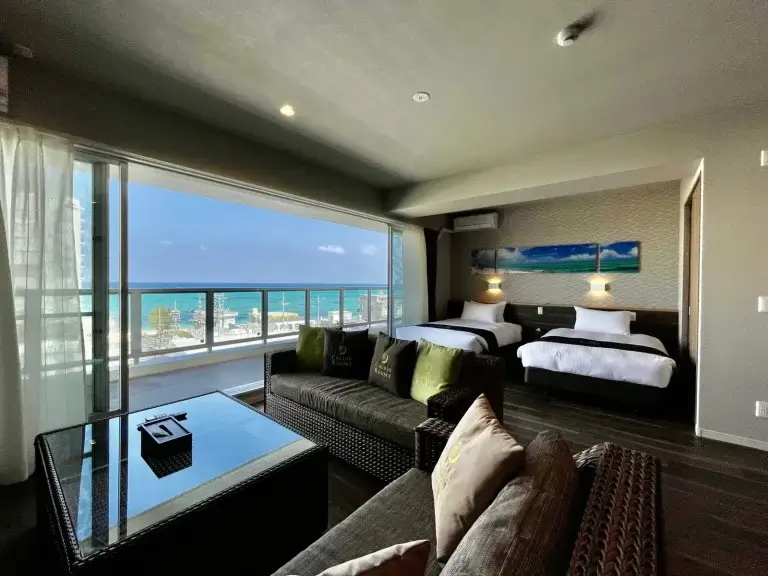 Coral Palace Onna